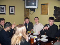 Начало мероприятия. Закуски и пиво.
Ферзь сильно напоминает Лео ди Каприо