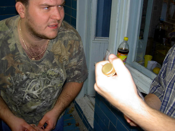 "Чёт без вотки не куражится..."