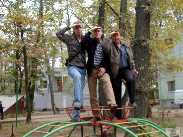 Три танкиста, 3 весёлых друга...