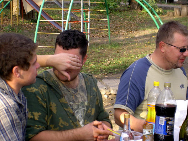 Опять эта водка?
Не могу её-проклятую больше видеть!....