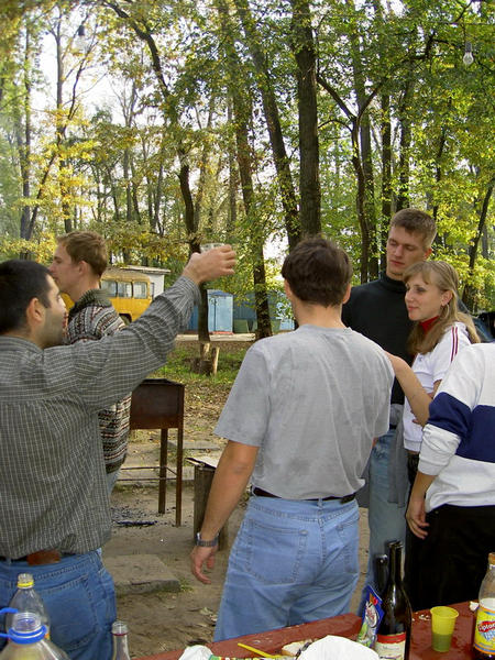Редчайшее фото: Нарэк со стаканом алкоголя
(всегда поднимает тост, но никогда не пьёт))))