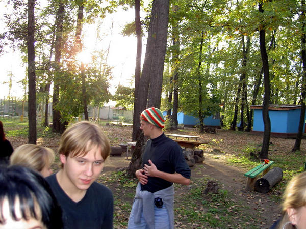 Где я?
Кто все эти люди???!!