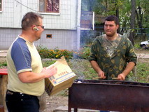 Чувак, а где ещё пол ящика водки??!!