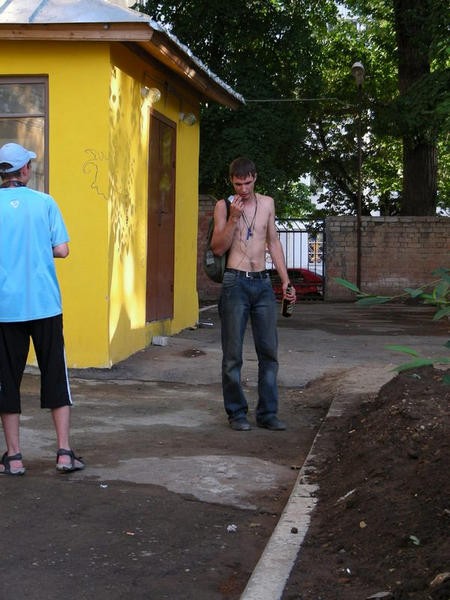 C2H5OH (в простонародии "Спирт").
Упарился.