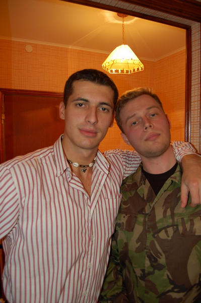 Кто набухался? Мы набухались?!
Ну набухались...