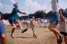 А вот так мы играли в волейбол )))))