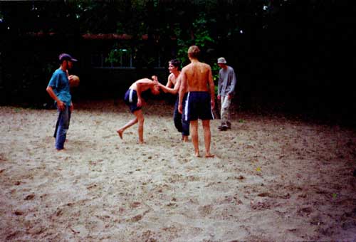 ...а они всё играли и играли...