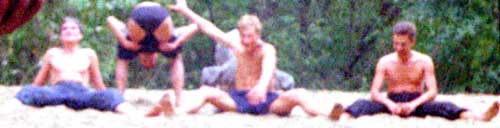 В волейбол все играют по-разному....