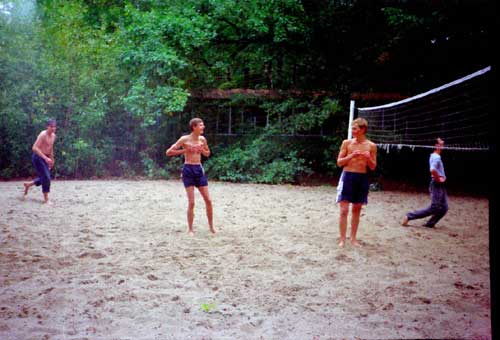 Нам холода не помеха. Играем в волейбол!